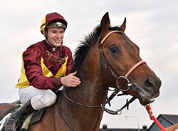 Brownie (FR) og jockey Oliver Wilson