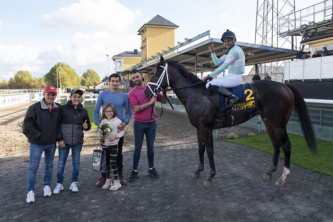 Tucci (GB) i vindercirklen, Jägersro Galoppbane, søndag den 9. oktober 2022. Foto Stefan Olsson, Svensk Galopp