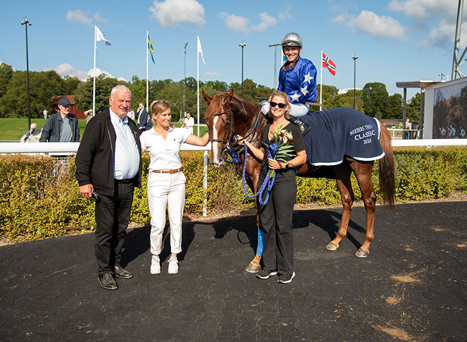 Træner Bent Olsen kan med No Surrenders sejr i Breeders' Trophy Classic se tilbage på to storsejre i weekenden. Foto: Elina Björklund / Svensk Galopp. 